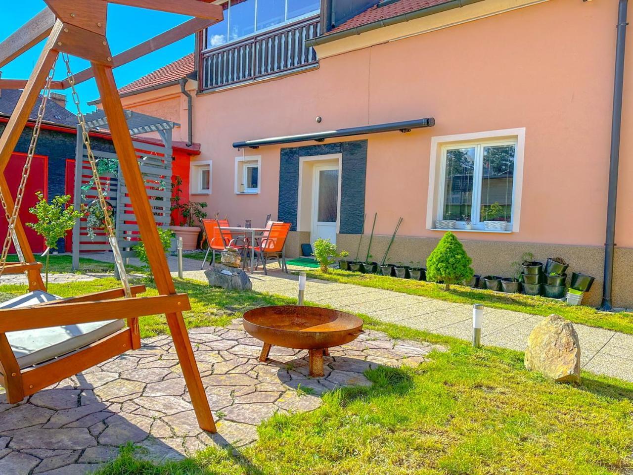 Apartman Pod Hradem Horsovsky Tyn ภายนอก รูปภาพ